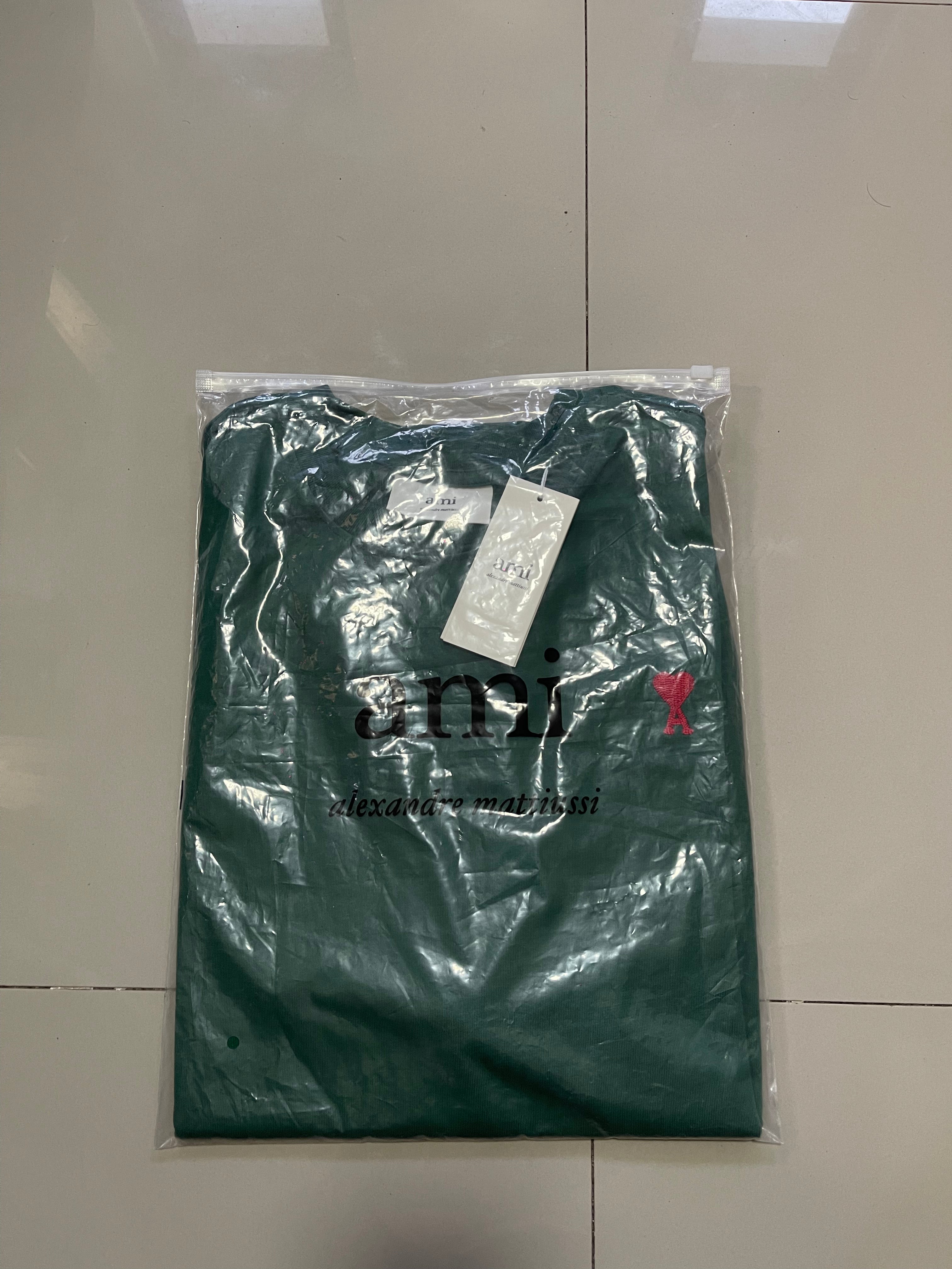 AMI small logo tee green